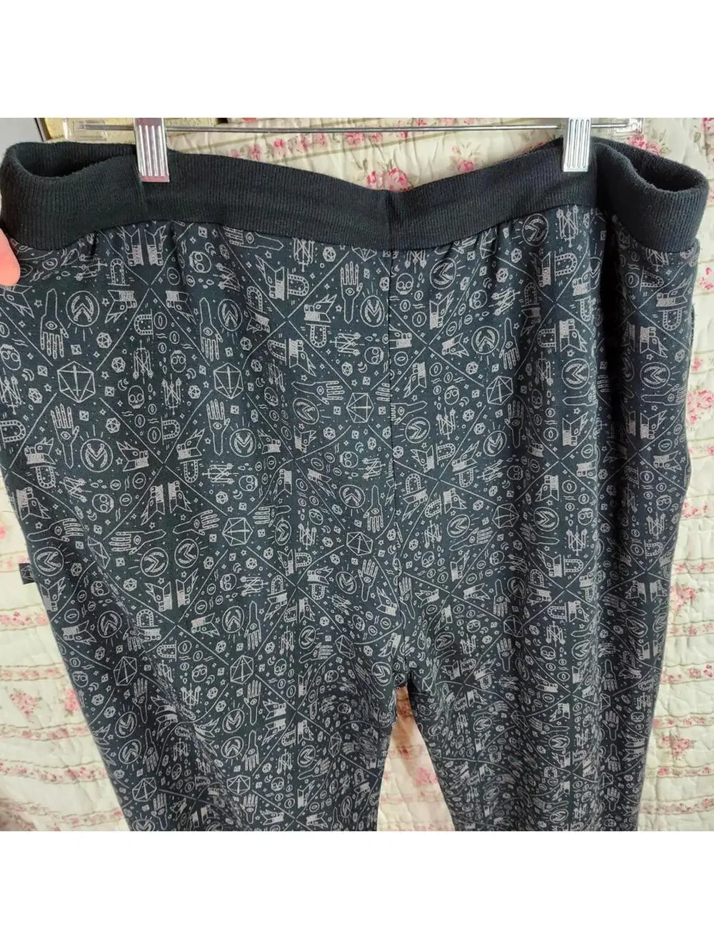 Battle Tested in Exandria Lounge Pants Drawstring Pockets Graphic Print Large